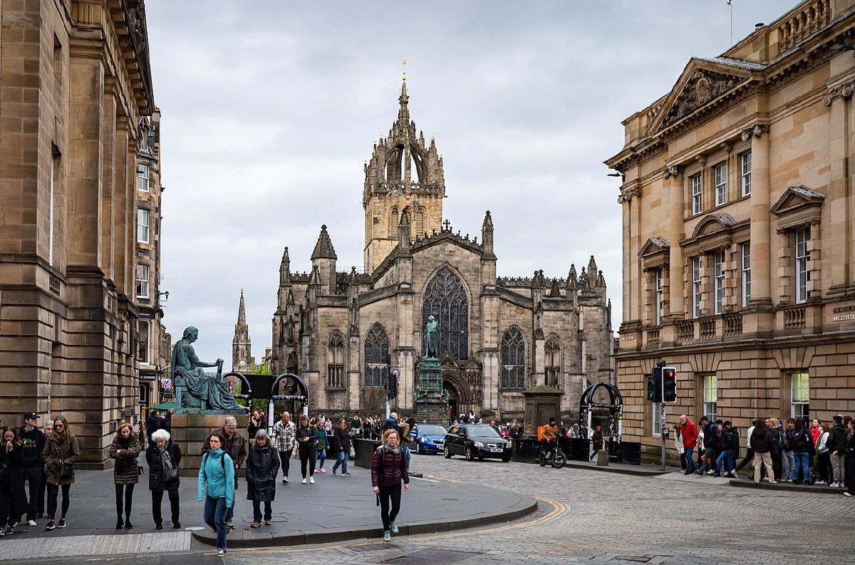 The Royal Mile in Edinburgh Old Town
