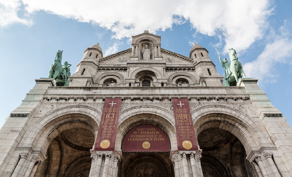 The white domes of Sacré-Cœur on Montmartre